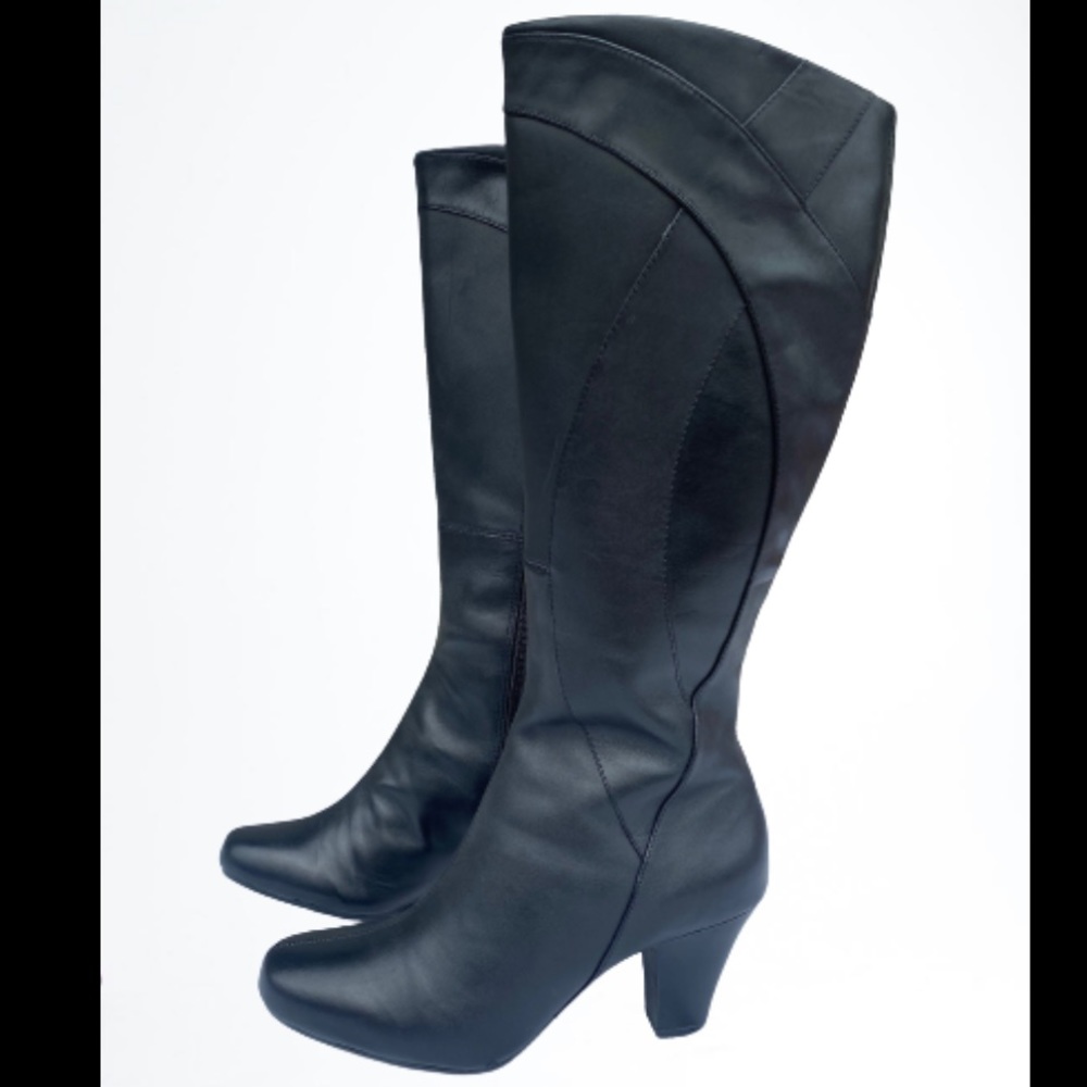 (7wide)GENUINE LEATHER -CLARKS Knee High Boot *Black 🖤